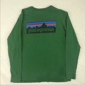 Mens Patagonia long sleeve t shirt, green, medium.